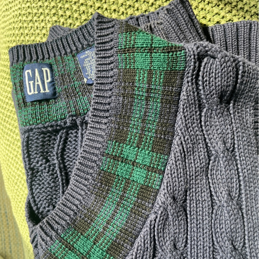 GAP | Navy and Green Accent Sweater Vest | Vintage
